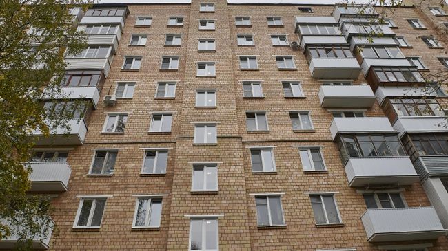 Дом № 33, корпус 2 на улице Коминтерна в Москве