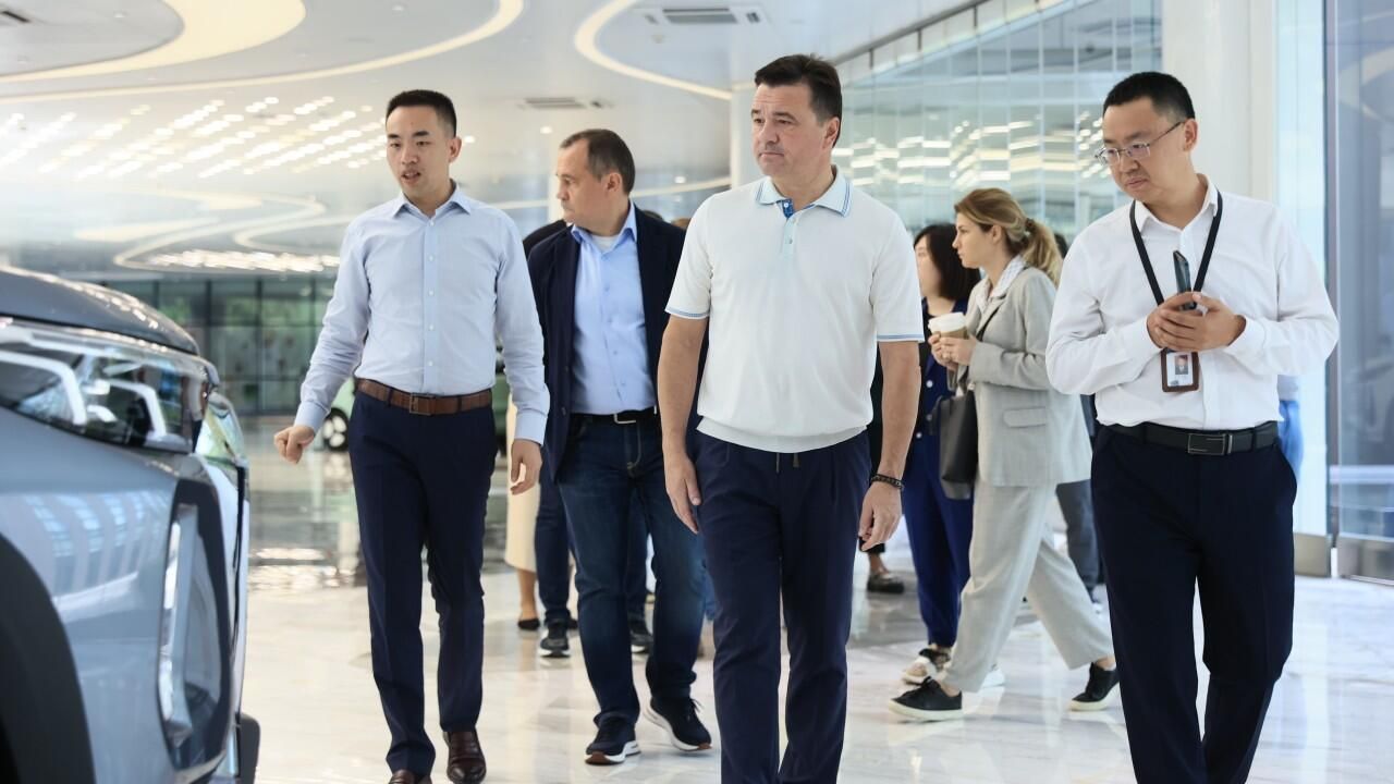 Губернатор Подмосковья Андрей Воробьев ознакомился в Китае с производством автогиганта Changan Automobile Group Губернатор Подмосковья Андрей Воробьев ознакомился в Китае с производством автогиганта Changan Automobile Group - РИА Новости, 1920, 19.10.2023