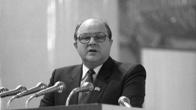 Министр культуры СССР Василий Захаров. 1986 год