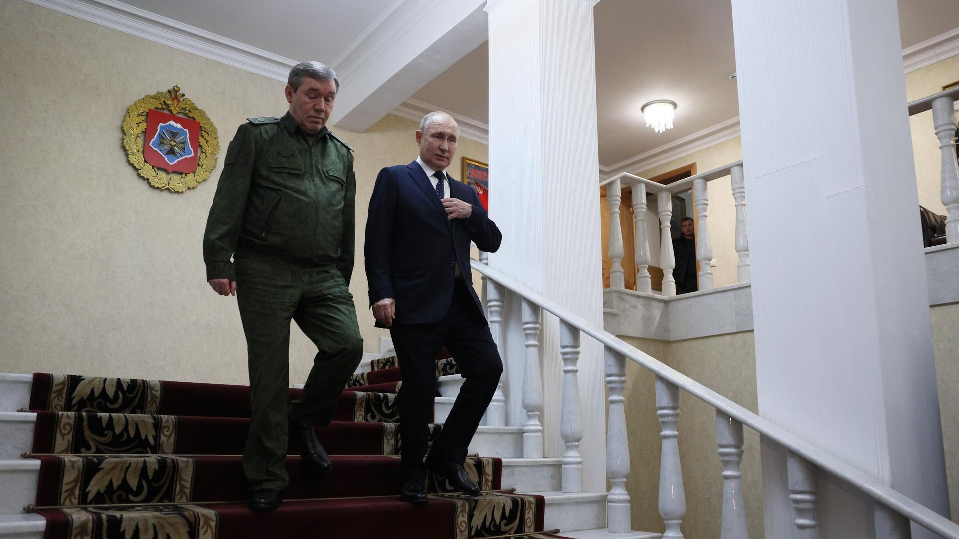 Президент РФ Владимир Путин и начальник Генштаба Вооруженных сил РФ Валерий Герасимов в Ростове-на-Дону - РИА Новости, 1920, 21.02.2024