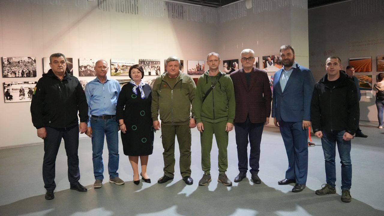 Открытие фотовыставки Россия - Моя история в Мелитополе Открытие фотовыставки Россия - Моя история в Мелитополе - РИА Новости, 1920, 22.10.2023