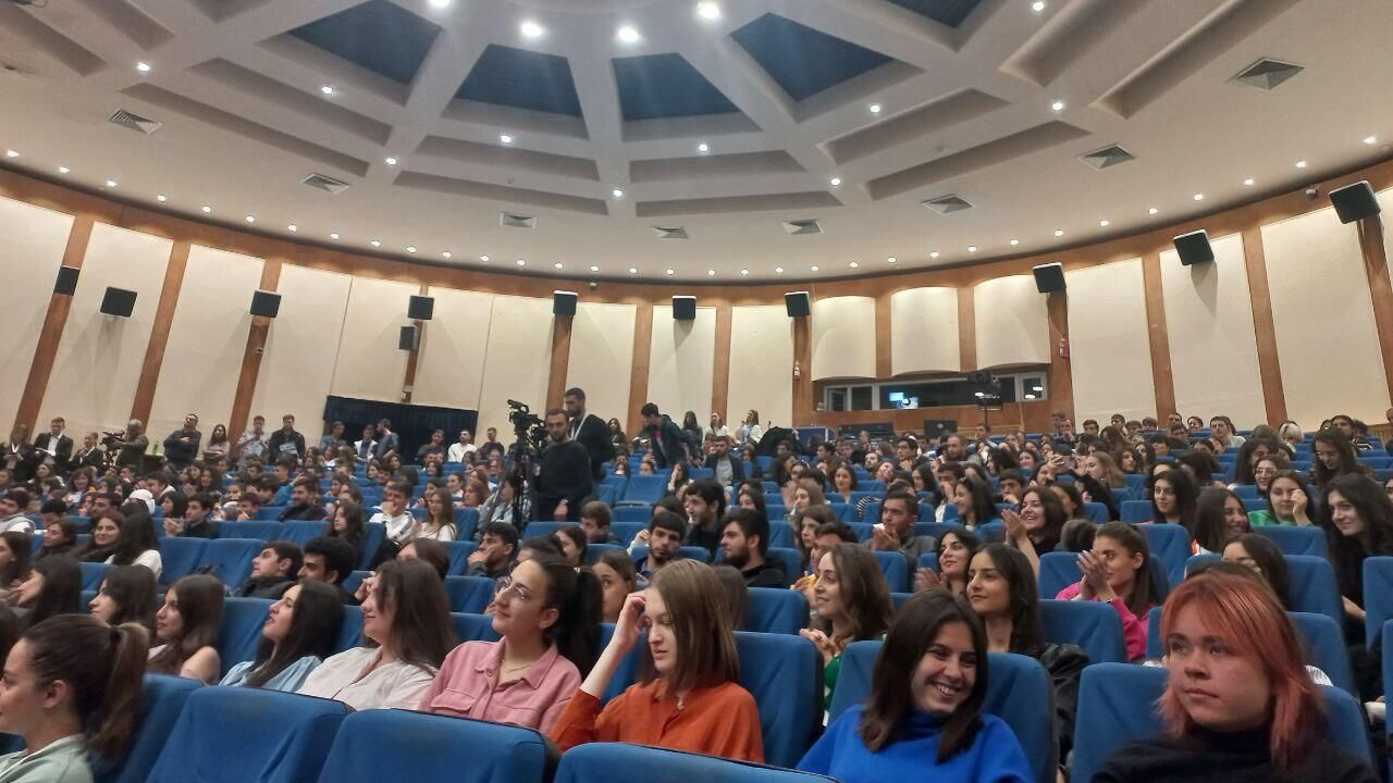 Ассамблея молодых журналистов У подножия Арарата в Ереване Ассамблея молодых журналистов У подножия Арарата в Ереване - РИА Новости, 1920, 24.10.2023