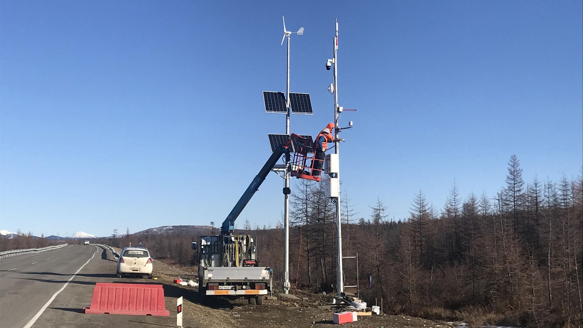 Установка поста наблюдения за вечной мерзлотой на трассе Р-504 Колыма Установка поста наблюдения за вечной мерзлотой на трассе Р-504 Колыма - РИА Новости, 1920, 25.10.2023