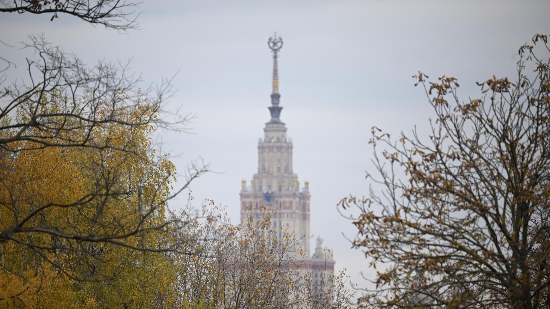 Главное здание Московского государственного университета имени М. В. Ломоносова Главное здание Московского государственного университета имени М. В. Ломоносова - РИА Новости, 1920, 01.11.2023