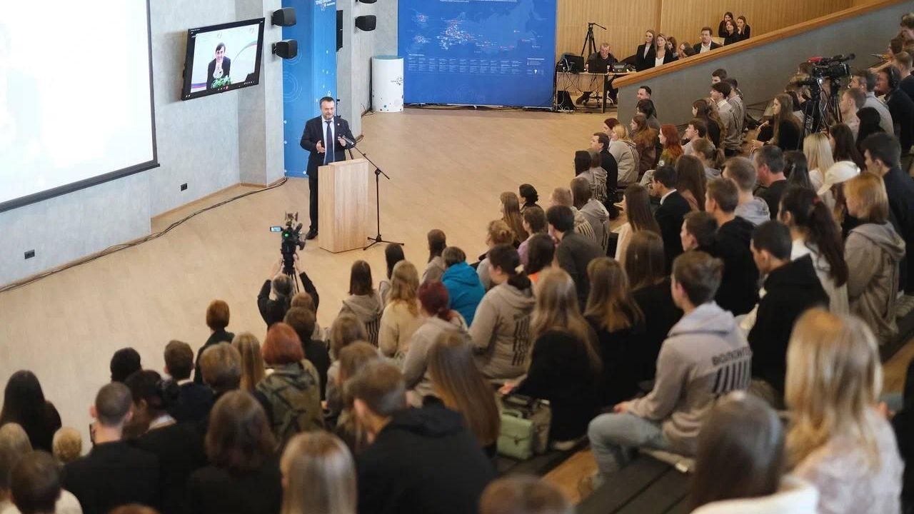 Чемпионат высоких технологий в Великом Новгороде Чемпионат высоких технологий в Великом Новгороде - РИА Новости, 1920, 25.10.2023