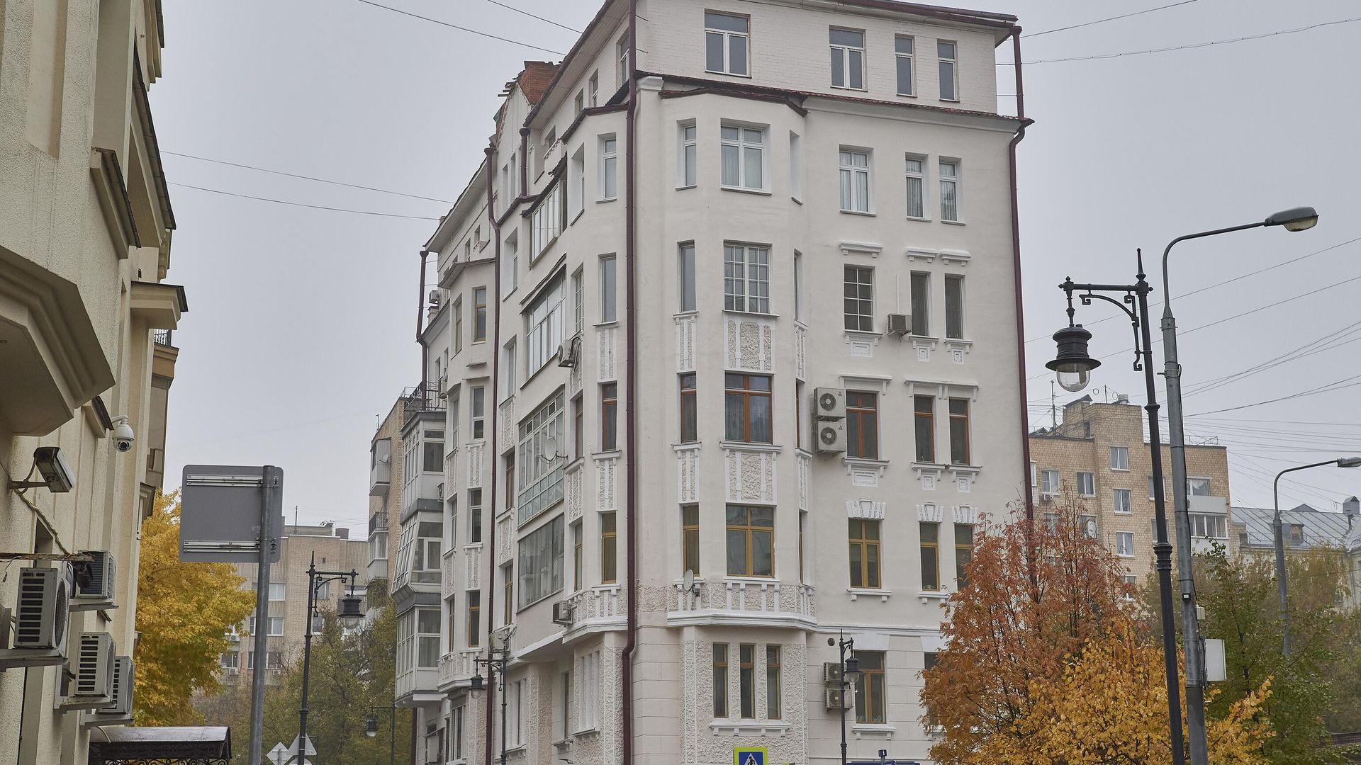 Дом 16/13 в 1-м Неопалимовском переулке в Москве Дом 16/13 в 1-м Неопалимовском переулке в Москве - РИА Новости, 1920, 28.10.2023