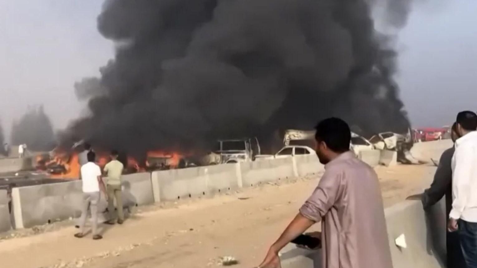 На месте массового ДТП в провинции Бухейра на севере Египта На месте массового ДТП в провинции Бухейра на севере Египта - РИА Новости, 1920, 28.10.2023