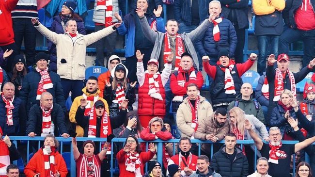 Болельщики Спартака на матче с Факелом