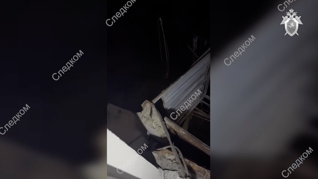 Место обрушения балкона в многоквартирном доме в городе Щелкино в Севастополе