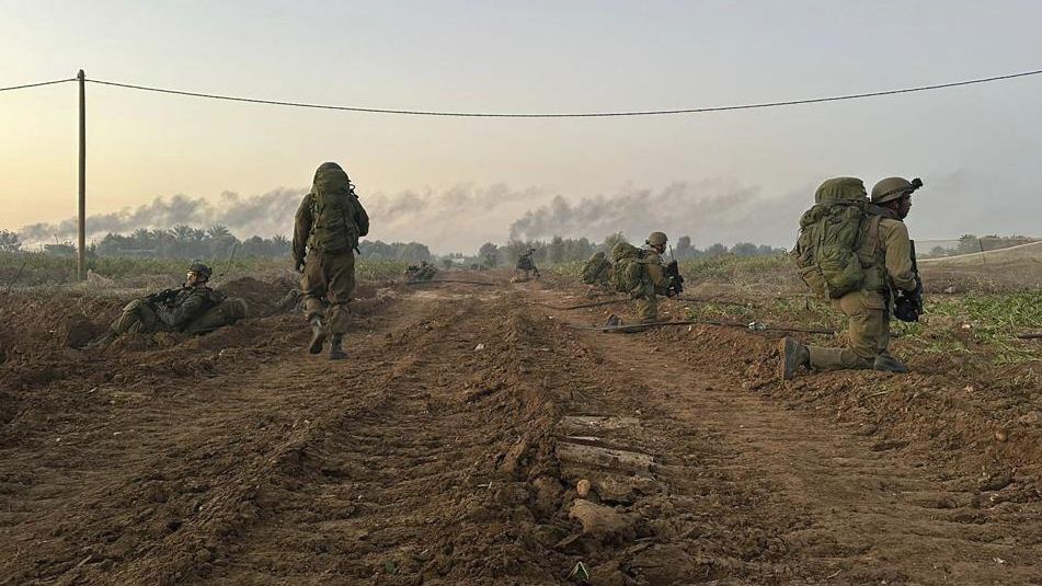 Израильские военные во время наземной операции на территории сектора Газа Израильские военные во время наземной операции на территории сектора Газа - РИА Новости, 1920, 06.12.2023