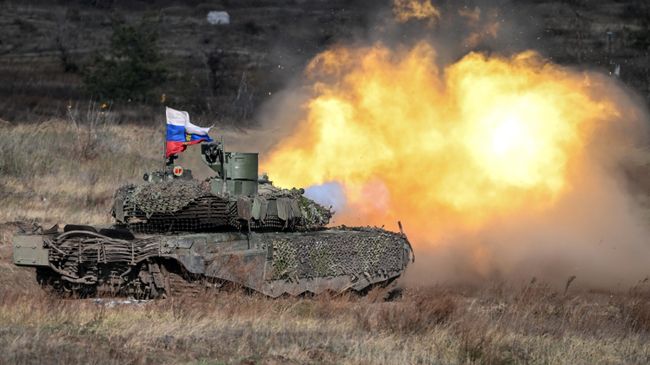 Танк Т-90М Прорыв на полигоне в тыловом районе специальной военной операции