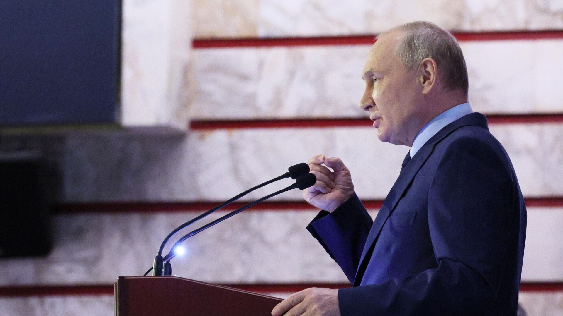 Президент РФ Владимир Путин во время встречи с членами Общественной палаты РФ нового состава в Центральном музее Великой Отечественной войны в Москве. 3 ноября 2023 - РИА Новости, 1920, 03.11.2023