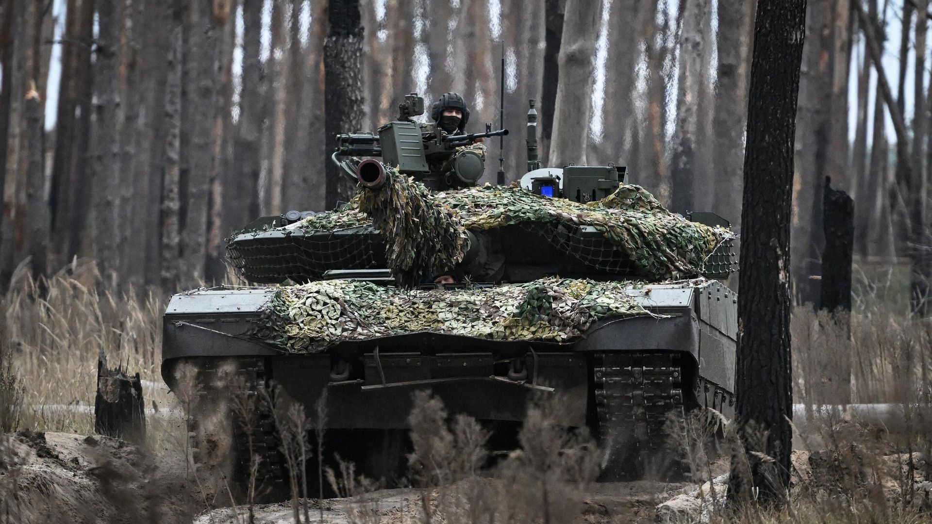 Боевая работа экипажей танков Т-80 на Краснолиманском направлении СВО - РИА Новости, 1920, 19.12.2023