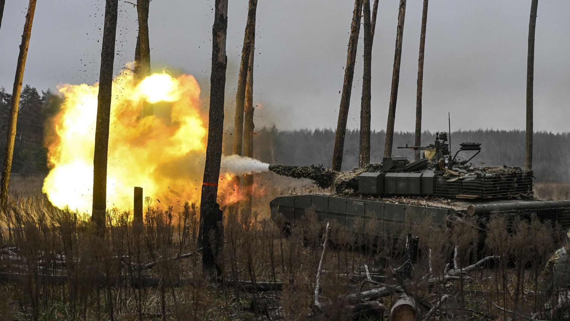 Танк Т-80 ВС РФ на огневой позиции на Краснолиманском направлении спецоперации - РИА Новости, 1920, 26.08.2025