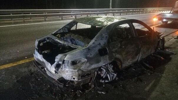 Возгорание автомобиля Мерседес на автомагистрали М-11 в Новгородской области Возгорание автомобиля Мерседес на автомагистрали М-11 в Новгородской области - РИА Новости, 1920, 05.11.2023