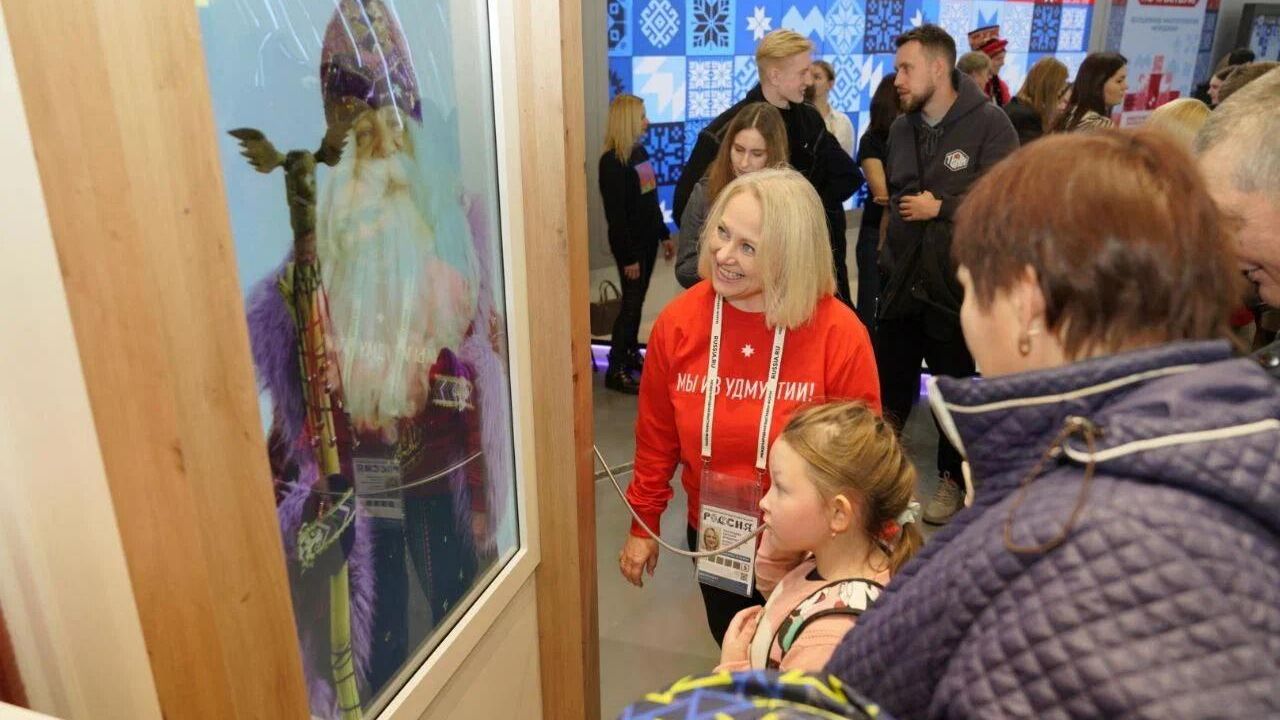 Стенд Мы из Удмуртии на выставке-форуме Россия Стенд Мы из Удмуртии на выставке-форуме Россия - РИА Новости, 1920, 06.11.2023