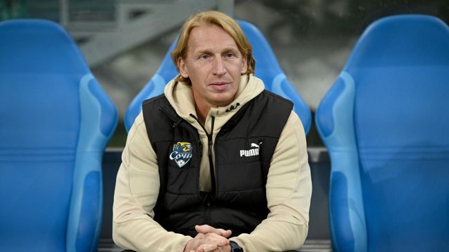 Главный тренер ФК Сочи Александр Точилин