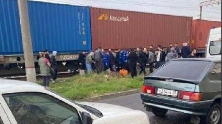 Место происшествия, где в результате наезда грузового поезда погиб подросток Дербенте. 7 ноября 2023 Место происшествия, где в результате наезда грузового поезда погиб подросток Дербенте. 7 ноября 2023 - РИА Новости, 1920, 07.11.2023