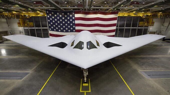 Новый стратегический бомбардировщик ВВС США B-21 Raider Новый стратегический бомбардировщик ВВС США B-21 Raider - РИА Новости, 1920, 24.02.2026