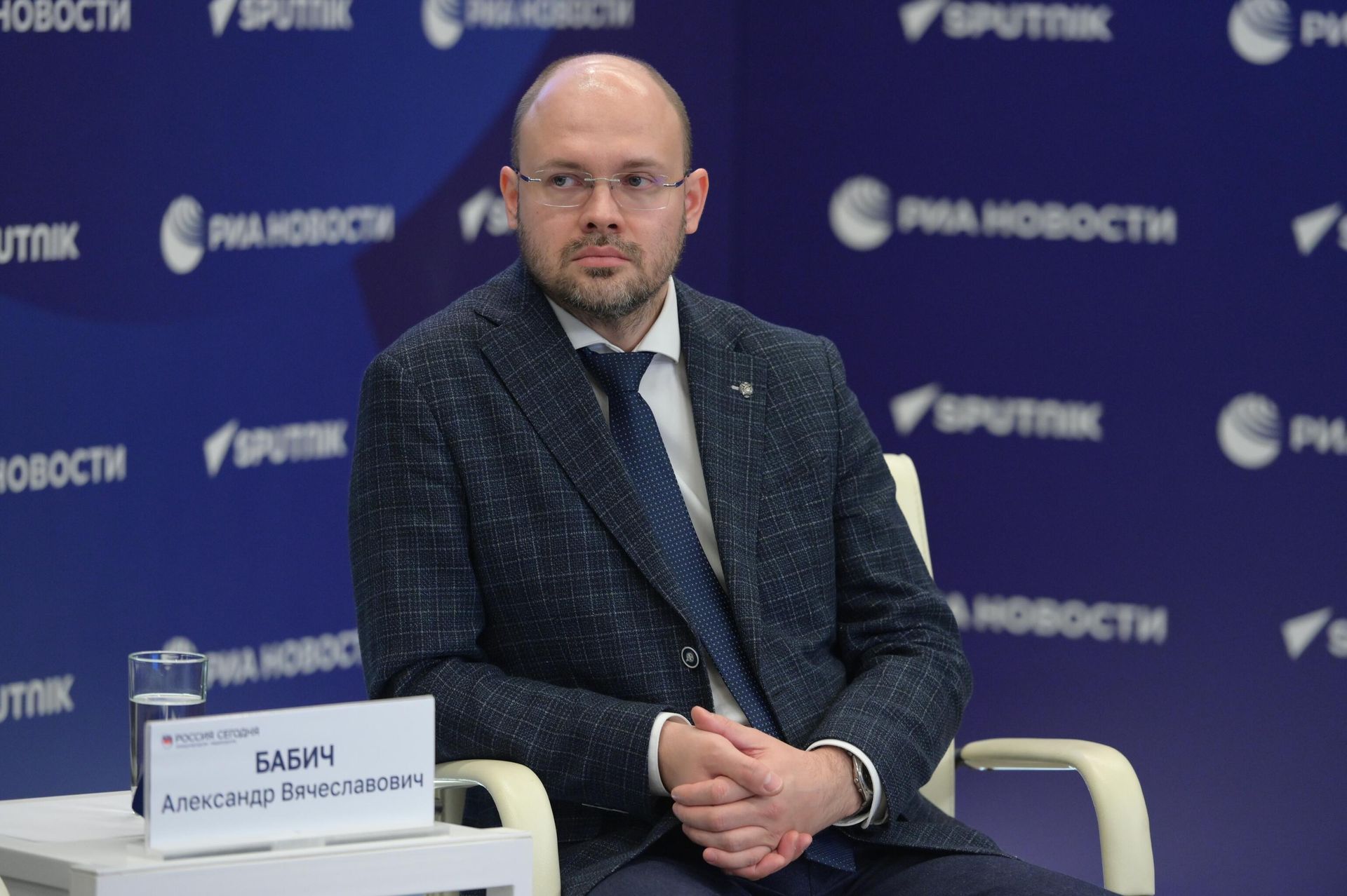 Первый проректор по молодежной политике и организации приема Санкт-Петербургского государственного университета Александр Бабич Первый проректор по молодежной политике и организации приема Санкт-Петербургского государственного университета Александр Бабич - РИА Новости, 1920, 13.11.2023