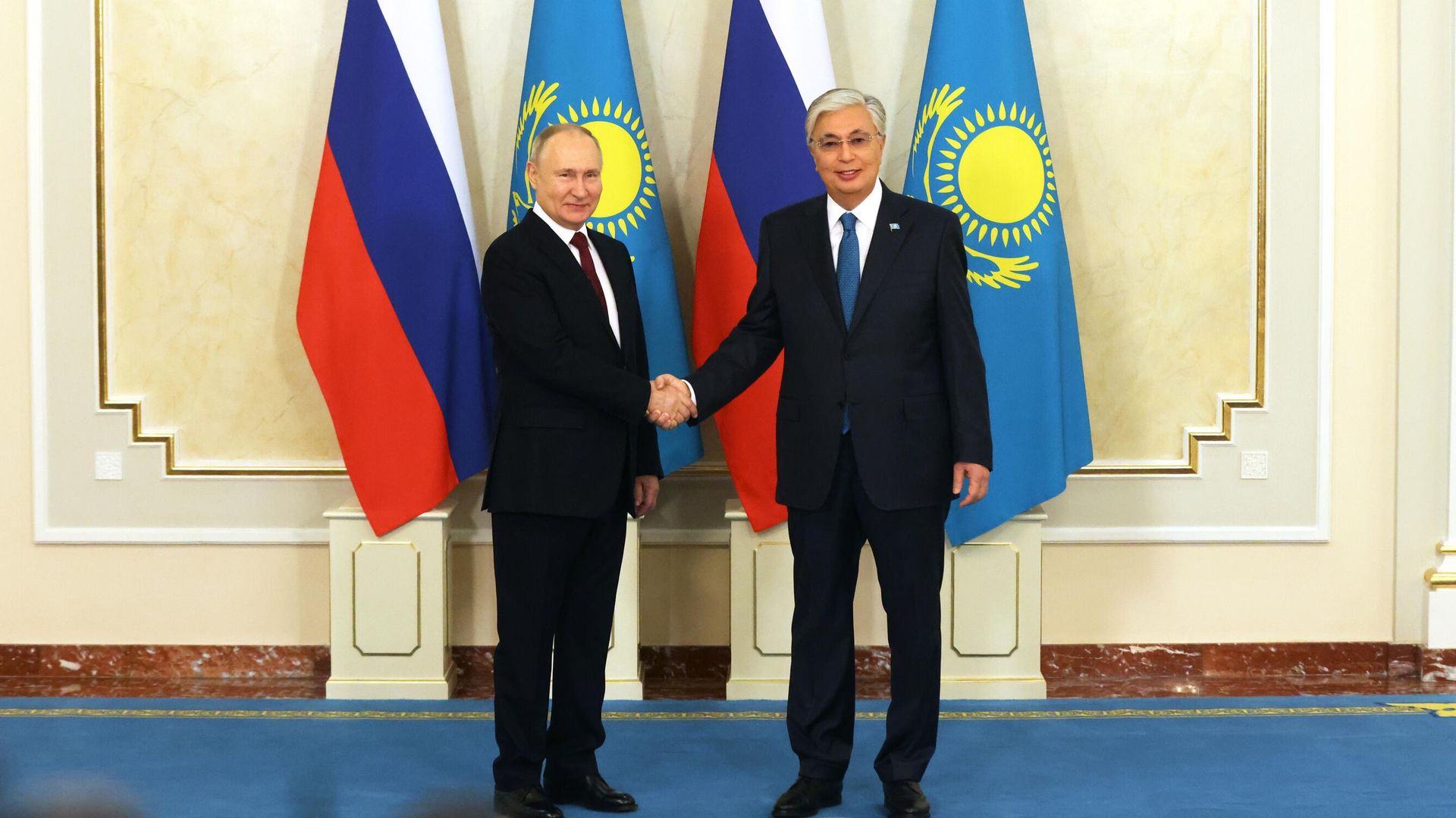 Владимир Путин и Касым-Жомарт Токаев во время встречи в Астане - РИА Новости, 1920, 09.11.2023