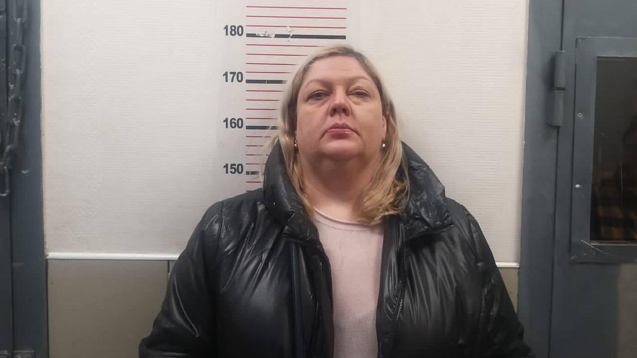 Женщина, ударившая росгвардейца на концерте в Санкт-Петербурге Женщина, ударившая росгвардейца на концерте в Санкт-Петербурге - РИА Новости, 1920, 10.11.2023