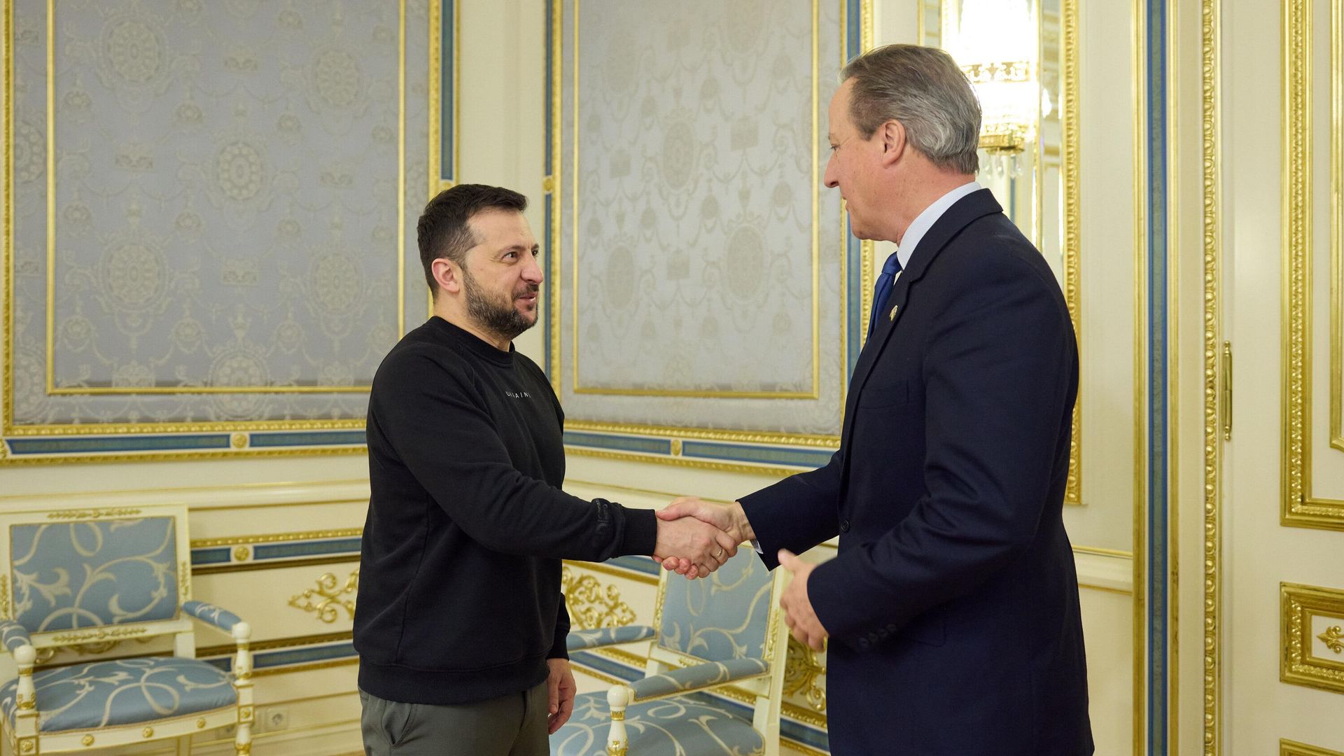 Президент Украины Владимир Зеленский и глава МИД Великобритании Дэвид Кэмерон во время встречи в Киеве - РИА Новости, 1920, 03.05.2024