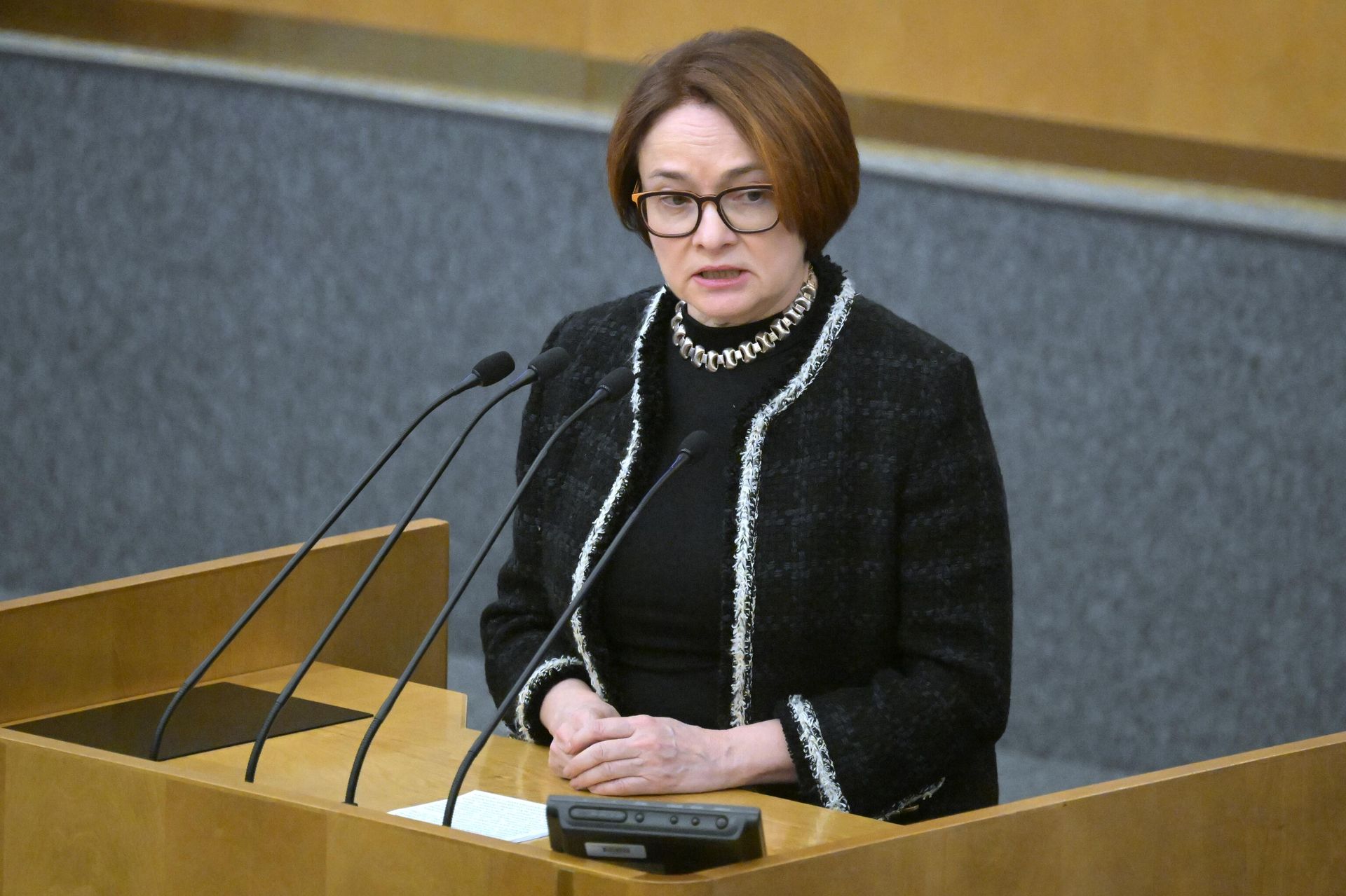 Председатель Центрального банка РФ Эльвира Набиуллина выступает на пленарном заседании Государственной думы РФ Председатель Центрального банка РФ Эльвира Набиуллина выступает на пленарном заседании Государственной думы РФ - РИА Новости, 1920, 23.11.2023