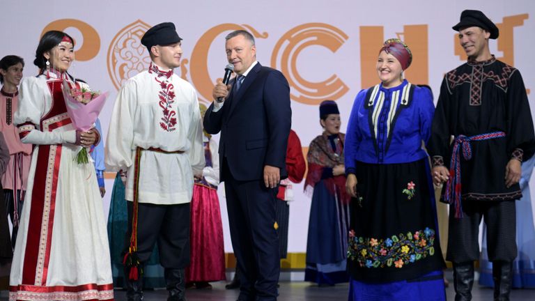 Губернатор Иркутской области Игорь Кобзев на свадебной церемонии в традициях Иркутской области Губернатор Иркутской области Игорь Кобзев на свадебной церемонии в традициях Иркутской области