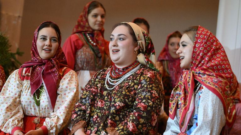 Фольклорно-этнографический ансамбль Новая деревня, село Крестики Оконешниковского района Омской области Фольклорно-этнографический ансамбль Новая деревня, село Крестики Оконешниковского района Омской области