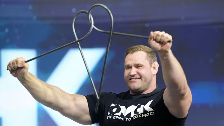 Пауэрлифтер Михаил Шивляков на Международной выставке-форуме Россия Пауэрлифтер Михаил Шивляков на Международной выставке-форуме Россия
