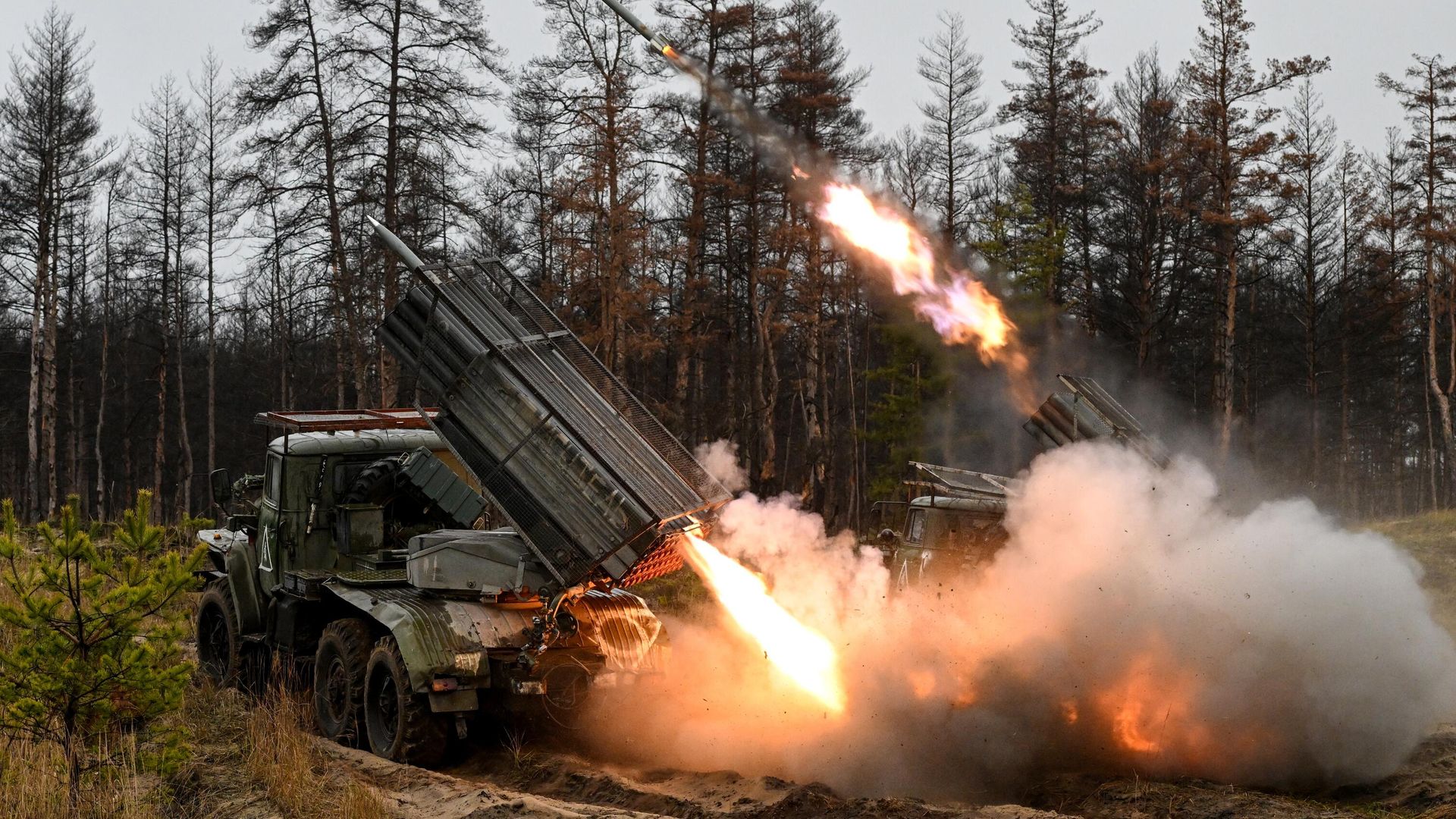 РСЗО БМ-21 Град гвардейского мотострелкового полка ЦВО ведут огонь по позициям ВСУ в зоне СВО РСЗО БМ-21 Град гвардейского мотострелкового полка ЦВО ведут огонь по позициям ВСУ в зоне СВО - РИА Новости, 1920, 21.11.2023