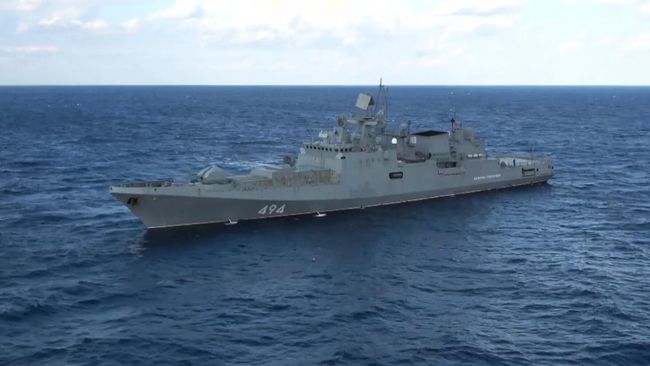 Фрегат Адмирал Григорович Черноморского флота ВМФ России в порту Алжир