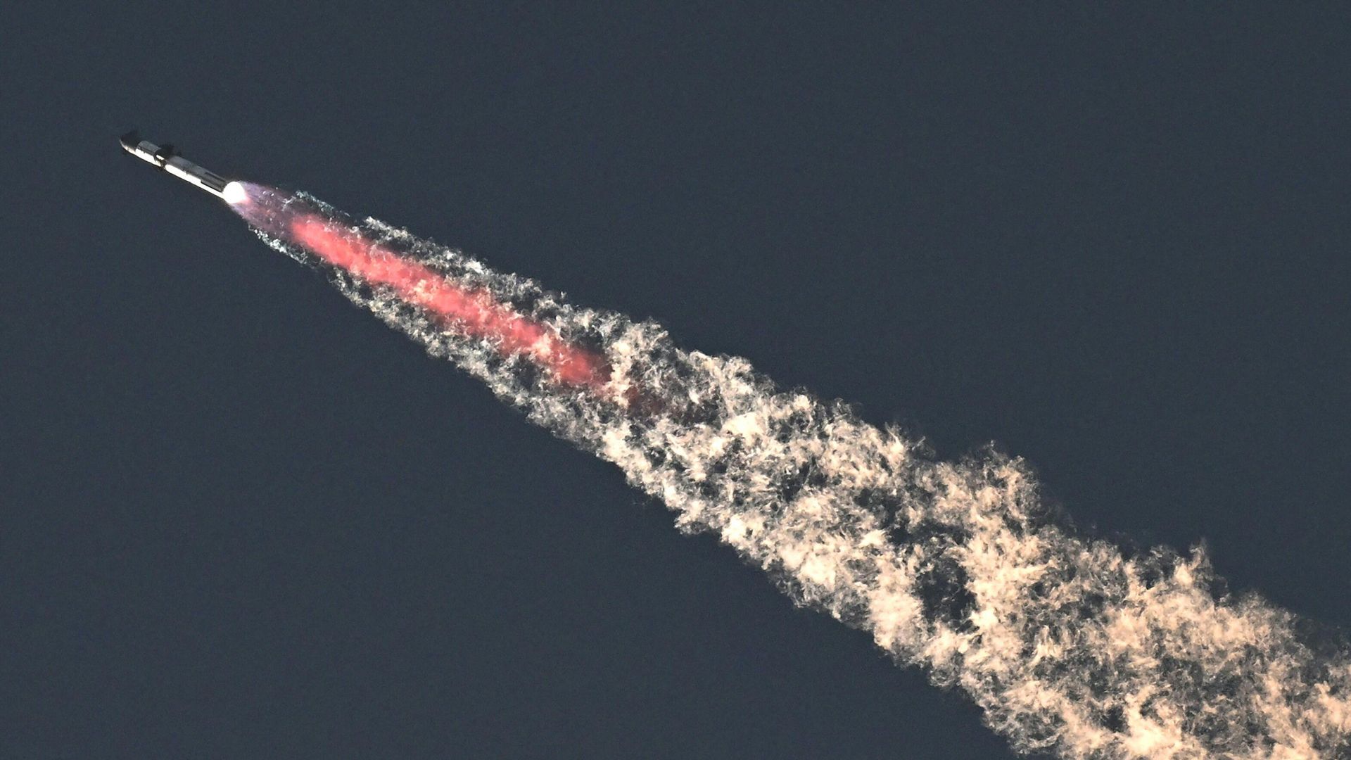 Космический корабль Starship совершает полет со стартовой площадки Бока-Чика, штат Техас. 18 ноября 2023 Космический корабль Starship совершает полет со стартовой площадки Бока-Чика, штат Техас. 18 ноября 2023 - РИА Новости, 1920, 18.11.2023