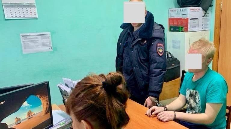 Житель Удмуртской Республики, подозреваемый в убийстве своих малолетних детей Житель Удмуртской Республики, подозреваемый в убийстве своих малолетних детей - РИА Новости, 1920, 19.11.2023