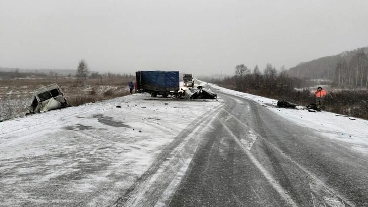 Место происшествия, где в дорожной аварии с участием маршрутного автобуса погиб один человек в Новосибирской области Место происшествия, где в дорожной аварии с участием маршрутного автобуса погиб один человек в Новосибирской области - РИА Новости, 1920, 19.11.2023