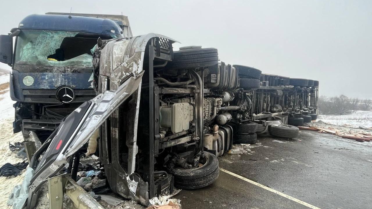 ДТП на 573-м километре федеральной автодороги М5 Урал в Мокшанском районе в Пензенской области ДТП на 573-м километре федеральной автодороги М5 Урал в Мокшанском районе в Пензенской области - РИА Новости, 1920, 21.11.2023