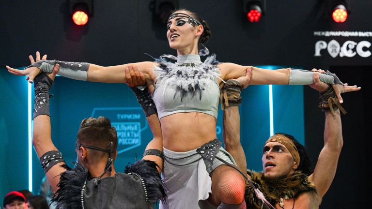 Театрализованная программа Сказки Древнего Алтая от Larisa Dance Show на Международной выставке-форуме Россия Театрализованная программа Сказки Древнего Алтая от Larisa Dance Show на Международной выставке-форуме Россия