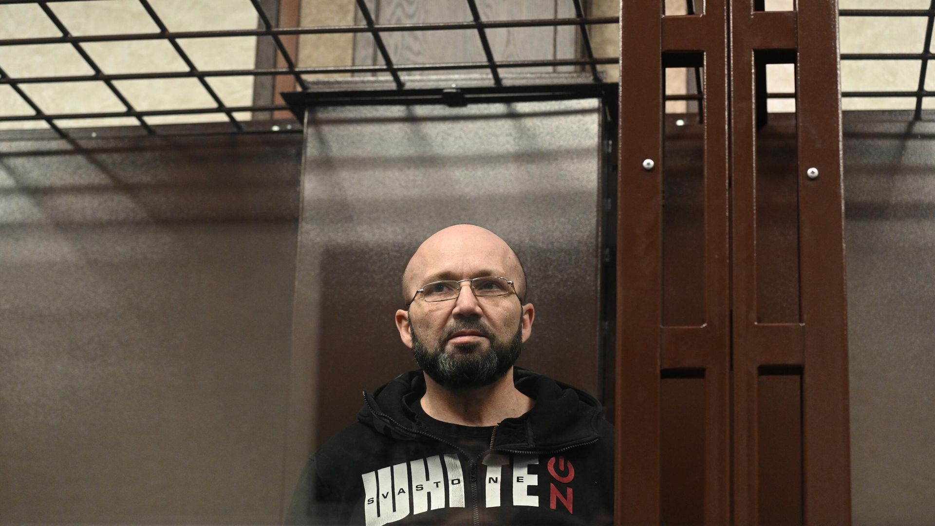 Гражданин Украины Дмитрий Голубев, устроивший взрыв в здании МРЭО ГИБДД в Мелитополе во время заседания Южного окружного военного суда в Ростове-на-Дону. 23 ноября 2023 Гражданин Украины Дмитрий Голубев, устроивший взрыв в здании МРЭО ГИБДД в Мелитополе во время заседания Южного окружного военного суда в Ростове-на-Дону. 23 ноября 2023 - РИА Новости, 1920, 23.11.2023