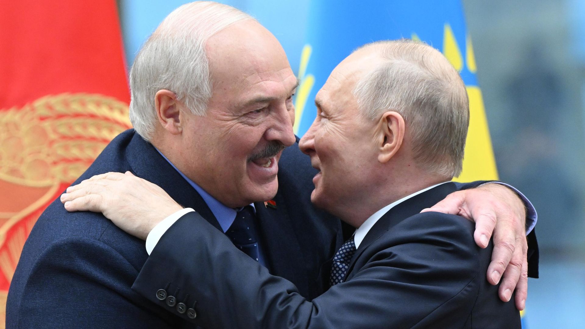 Президент РФ Владимир Путин и президент Белоруссии Александр Лукашенко Президент РФ Владимир Путин и президент Белоруссии Александр Лукашенко - РИА Новости, 1920, 02.04.2024