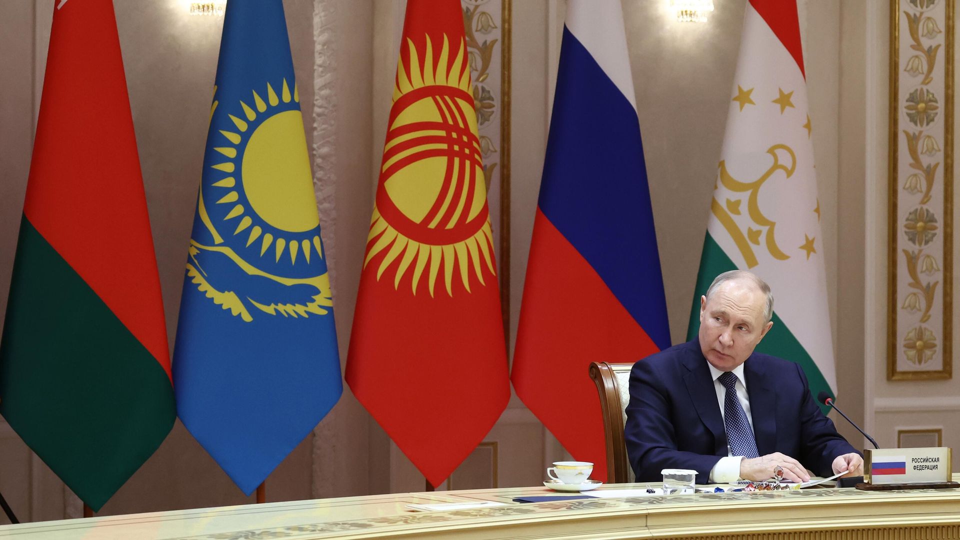 Президент РФ Владимир Путин на заседании Совета коллективной безопасности ОДКБ Президент РФ Владимир Путин на заседании Совета коллективной безопасности ОДКБ - РИА Новости, 1920, 26.11.2024