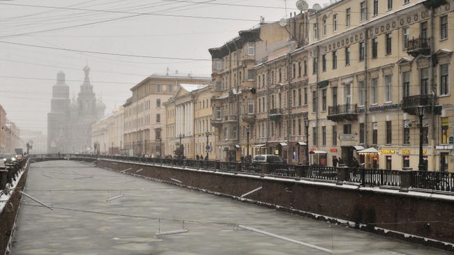 В школе в Петербурге из-за атаки БПЛА вылетели стекла