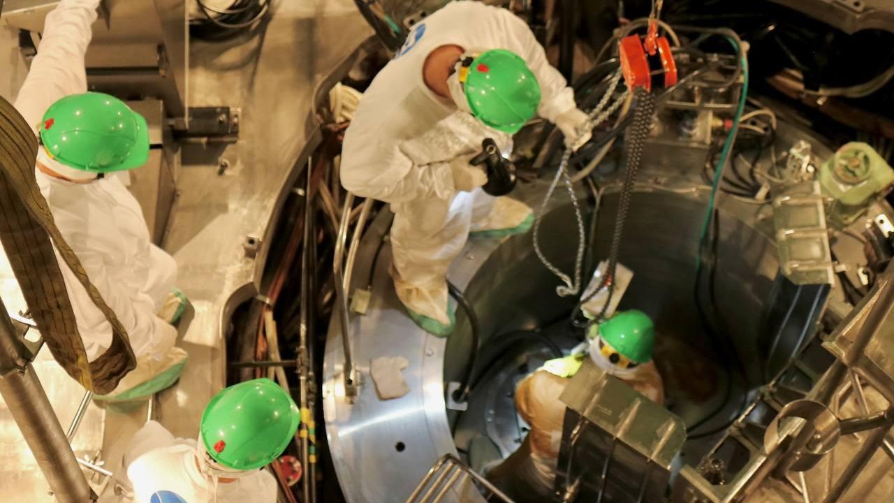 Первая в истории перегрузка топлива на плавучей атомной теплоэлектростанции Академик Ломоносов Первая в истории перегрузка топлива на плавучей атомной теплоэлектростанции Академик Ломоносов - РИА Новости, 1920, 24.11.2023