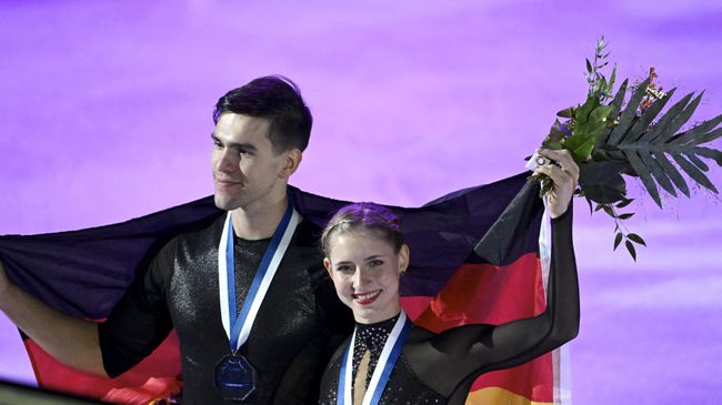 Немка Минерва Хазе и бывший российский фигурист Никита Володин