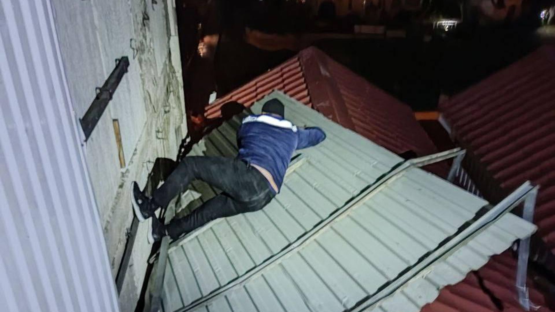 Устранение повреждений, вызванных штормом в Севастополе Устранение повреждений, вызванных штормом в Севастополе - РИА Новости, 1920, 27.11.2023