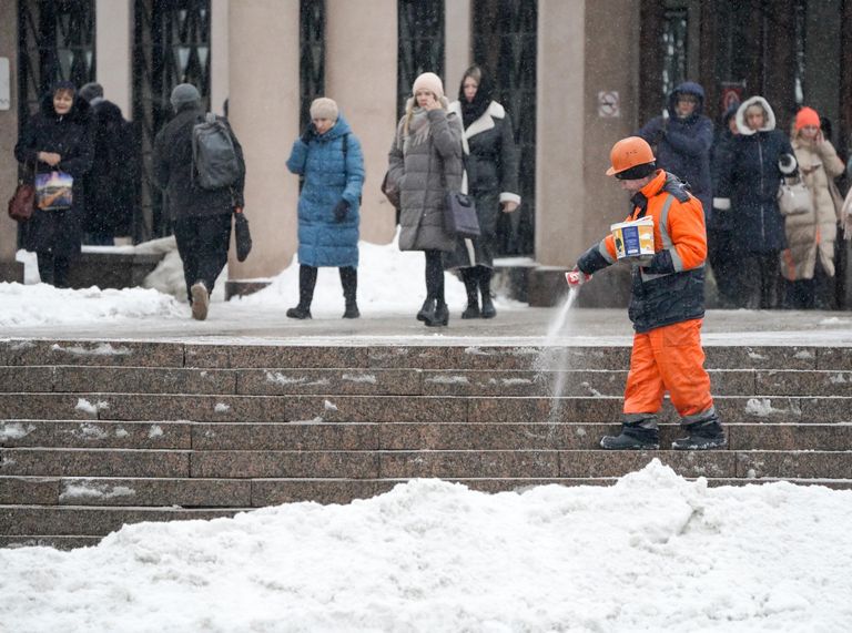 Уборка снега в Москве Уборка снега в Москве