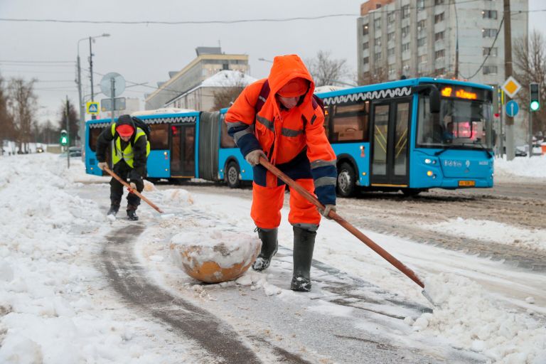 Уборка снега в Москве Уборка снега в Москве