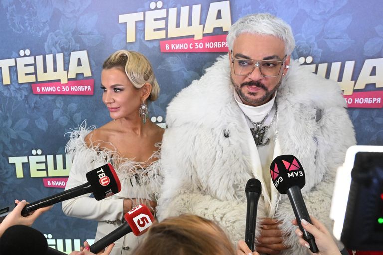 Певец Филипп Киркоров на премьере фильма Тёща режиссера Аскара Узабаева в кинотеатре КАРО 11 Октябрь в Москве Певец Филипп Киркоров на премьере фильма Тёща режиссера Аскара Узабаева в кинотеатре КАРО 11 Октябрь в Москве