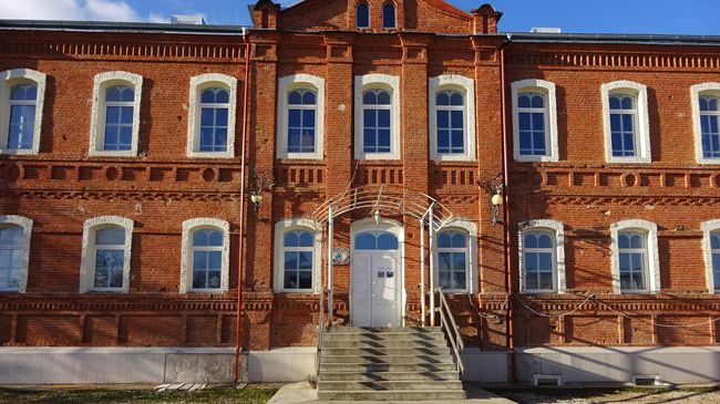 Здание Тарусской земской больницы (1874 г.) Здание Тарусской земской больницы (1874 г.)