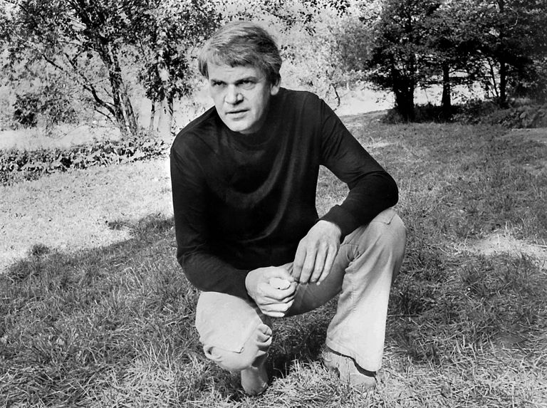 Чешский писатель Милан Кундера в Праге в 1973 году Чешский писатель Милан Кундера в Праге в 1973 году